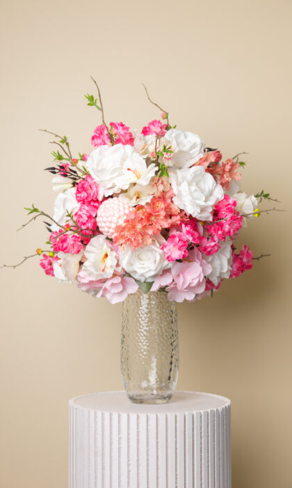 Blushing Petals romantic Valentine’s Day flower bouquet in soft pink shades UAE