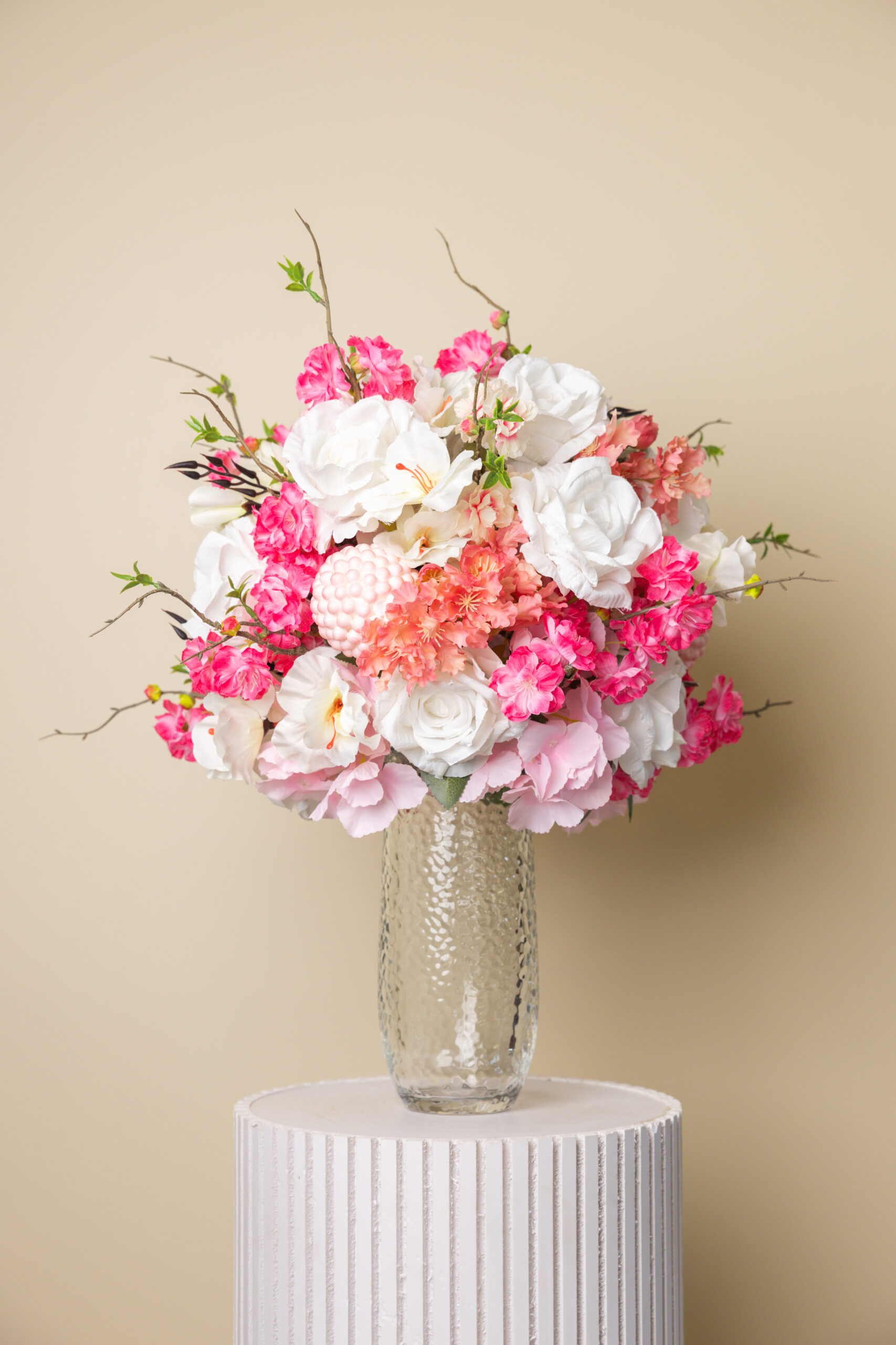 Blushing Petals romantic Valentine’s Day flower bouquet in soft pink shades UAE