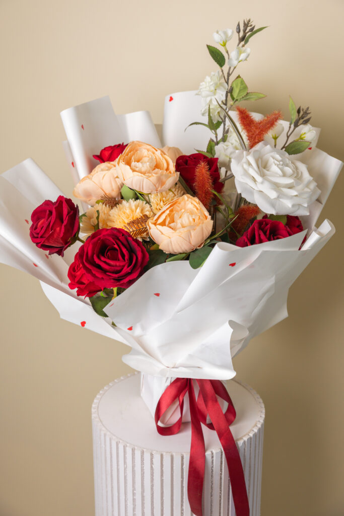 Crimson Heart Bouquet red roses Valentine’s Day flowers to gift in UAE