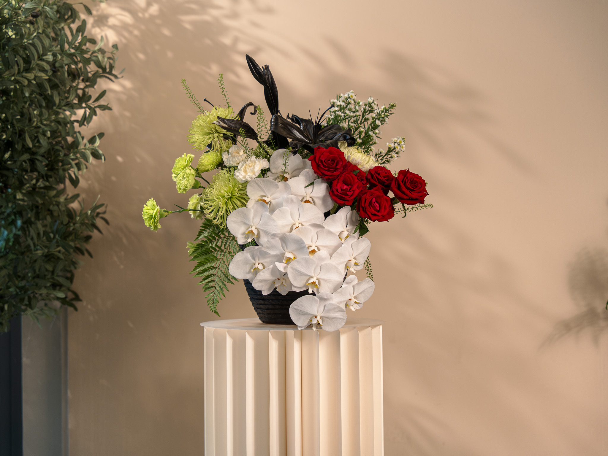 Emirates Elegance Arrangement