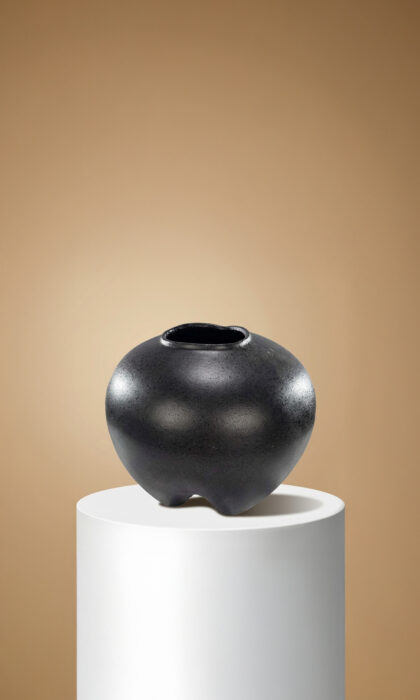 Noir Orb Vase